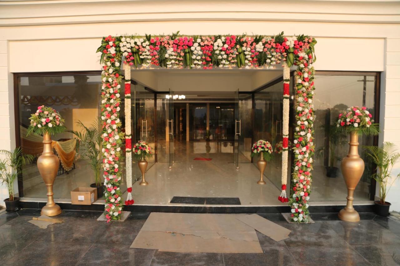 Hotel Skanda Palace Thiruttani Exterior foto