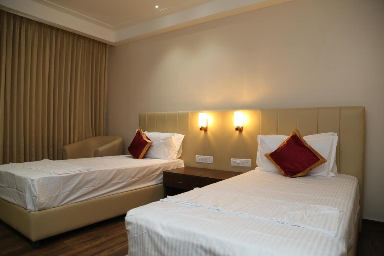 Hotel Skanda Palace Thiruttani Exterior foto